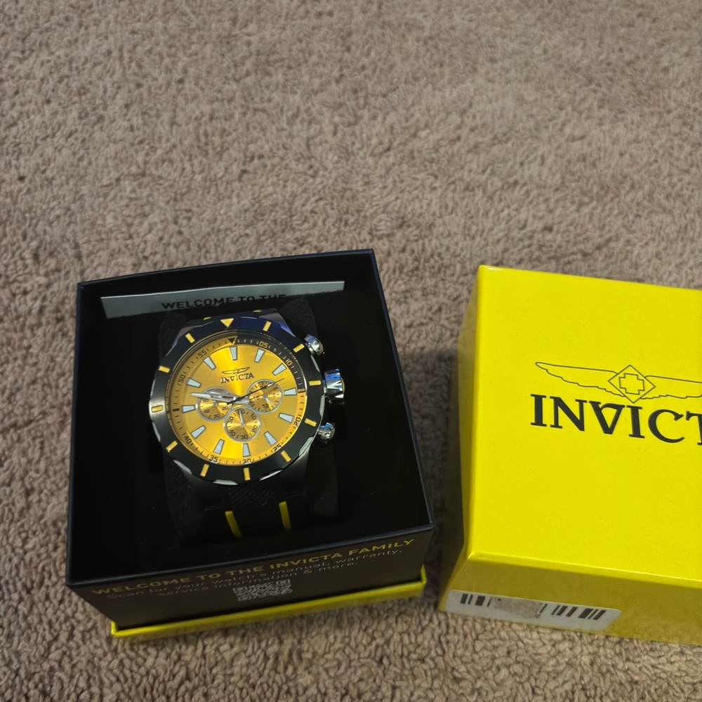 Men Invicta Speedway watch (Model  43184) 52mm stainless steel Brand New